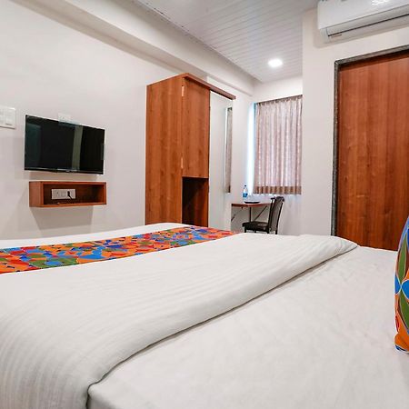Fabhotel The Mint Мумбаи Экстерьер фото