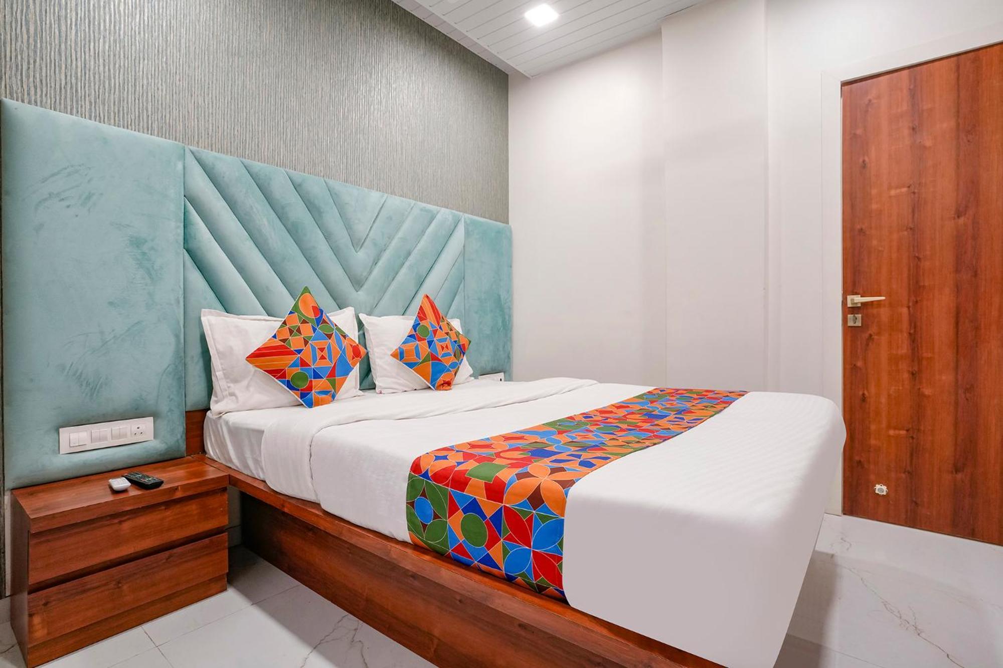 Fabhotel The Mint Мумбаи Экстерьер фото