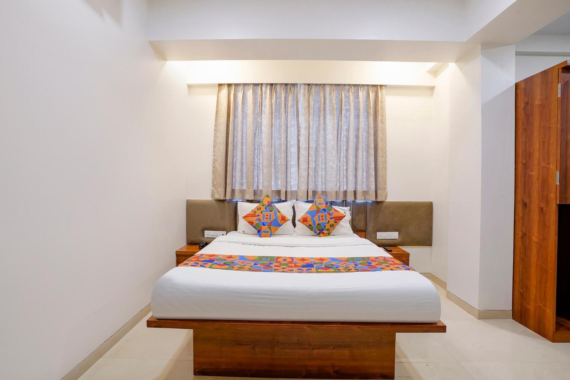 Fabhotel The Mint Мумбаи Экстерьер фото